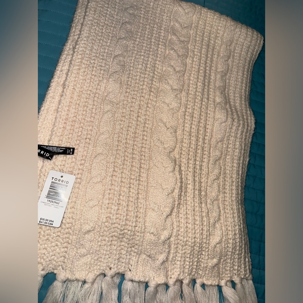 Over sized cable knit scarf - NWOT